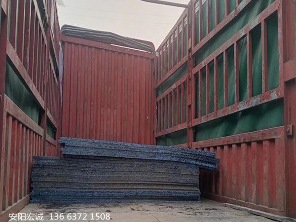 安陽(yáng)宏誠(chéng)：高分子聚乙烯板-車(chē)底滑板